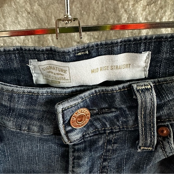 Levi Strauss Signature Mid Rise Straight Classic Blue Women's Jeans 8M - Picture 2 of 6